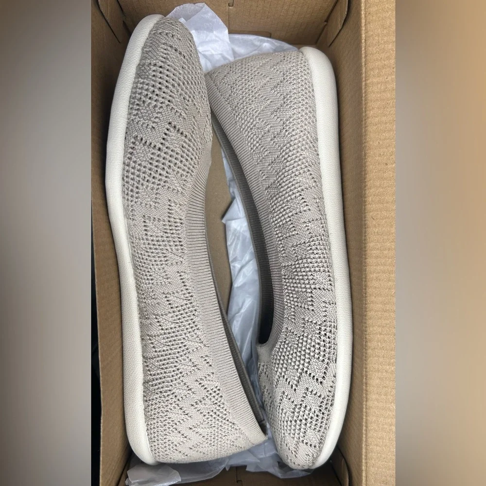 NWT CLEO’s by SKECHERS “Darling Spirit” Women’s taupe Slip On shoes Size 8.5 - Picture 4 of 6